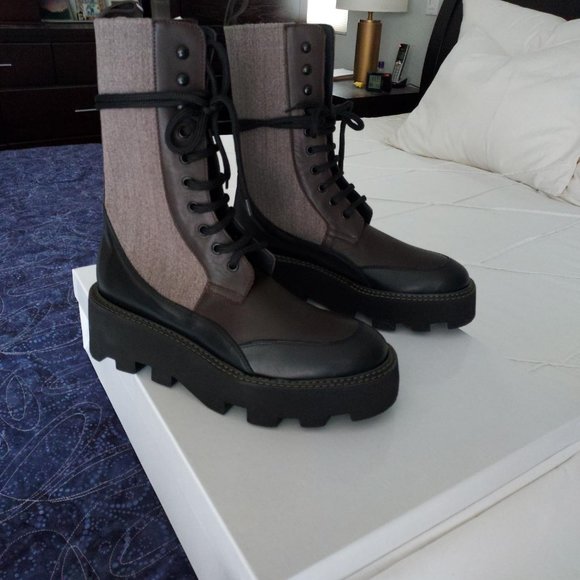 La CANADIENNE Shoes - NIB La Canadienne Fiona combat boot, black/brown/grey, size 38